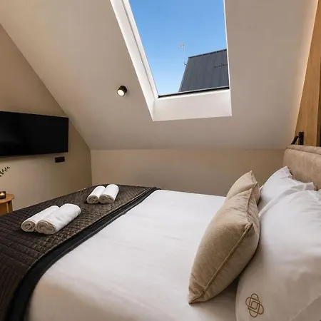 Osada Gron Luxury With Air Conditioning By Bqqk